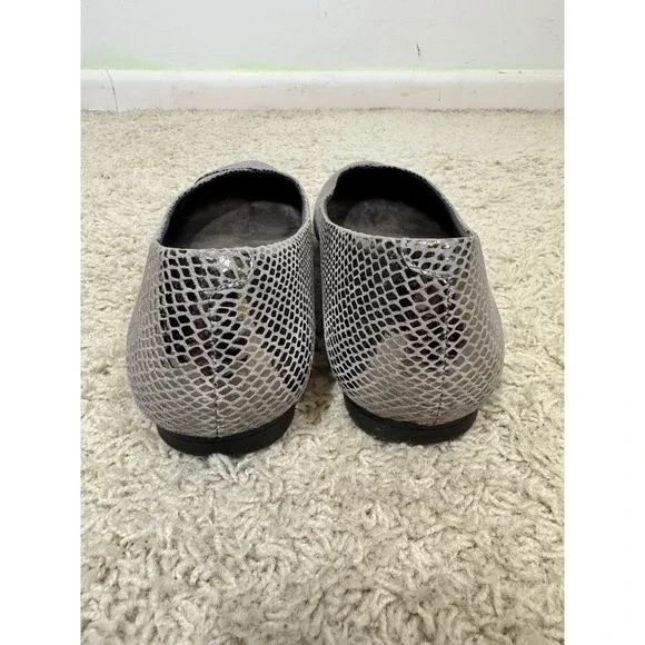Vionic Caballo Shoes Flats Silver Snakeskin Print Leather Pointed Toe Size 9 - Picture 8 of 11